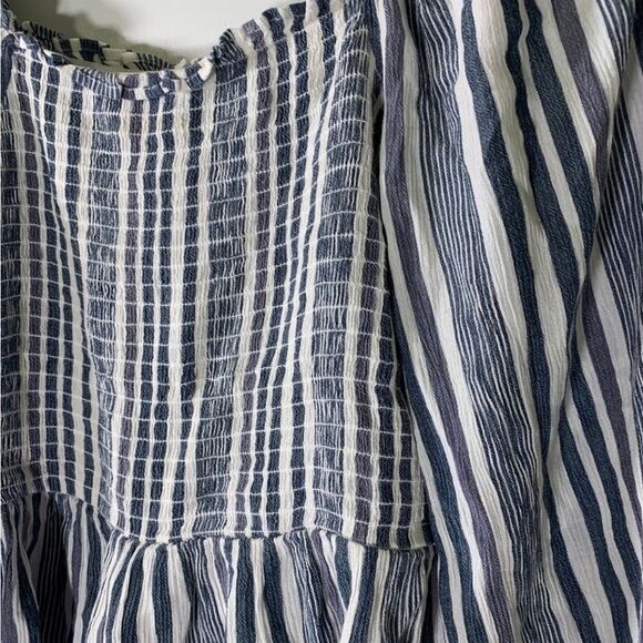 American Eagle XS Blue and White Stripe Top - Picture 2 of 4